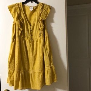 Yellow dress with pockets on the sides. Size XXL
